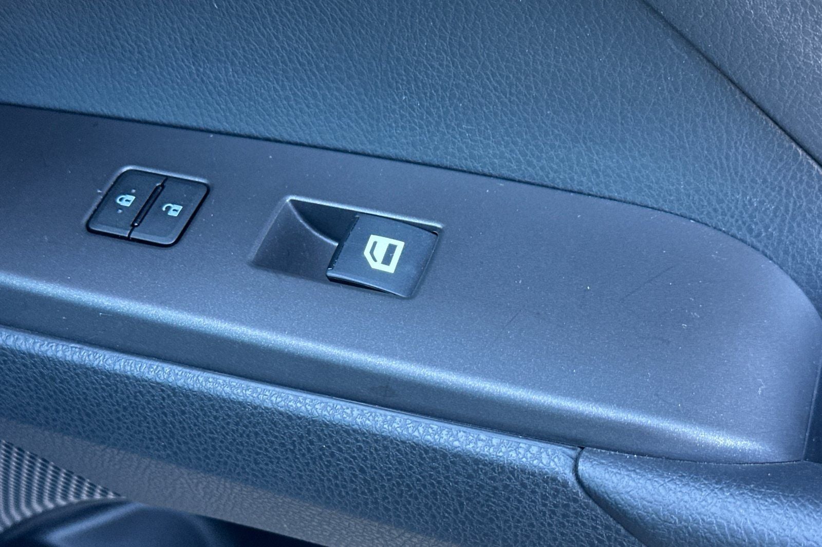 2023 Toyota Camry Hybrid SE