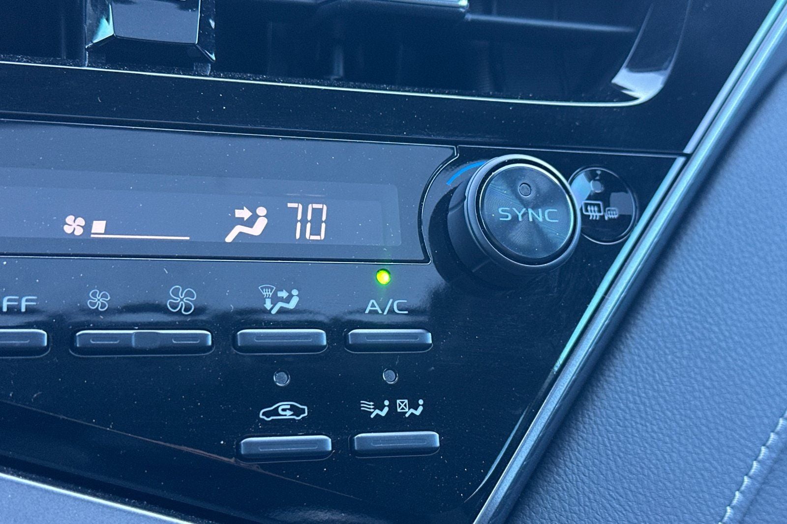 2023 Toyota Camry Hybrid SE