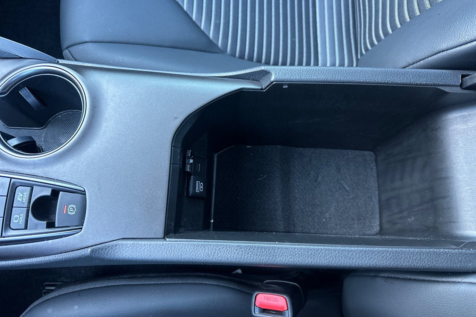 2023 Toyota Camry Hybrid SE