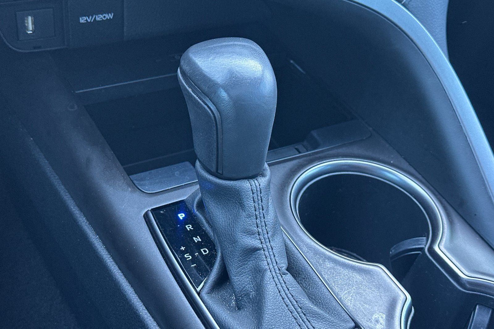 2023 Toyota Camry Hybrid SE