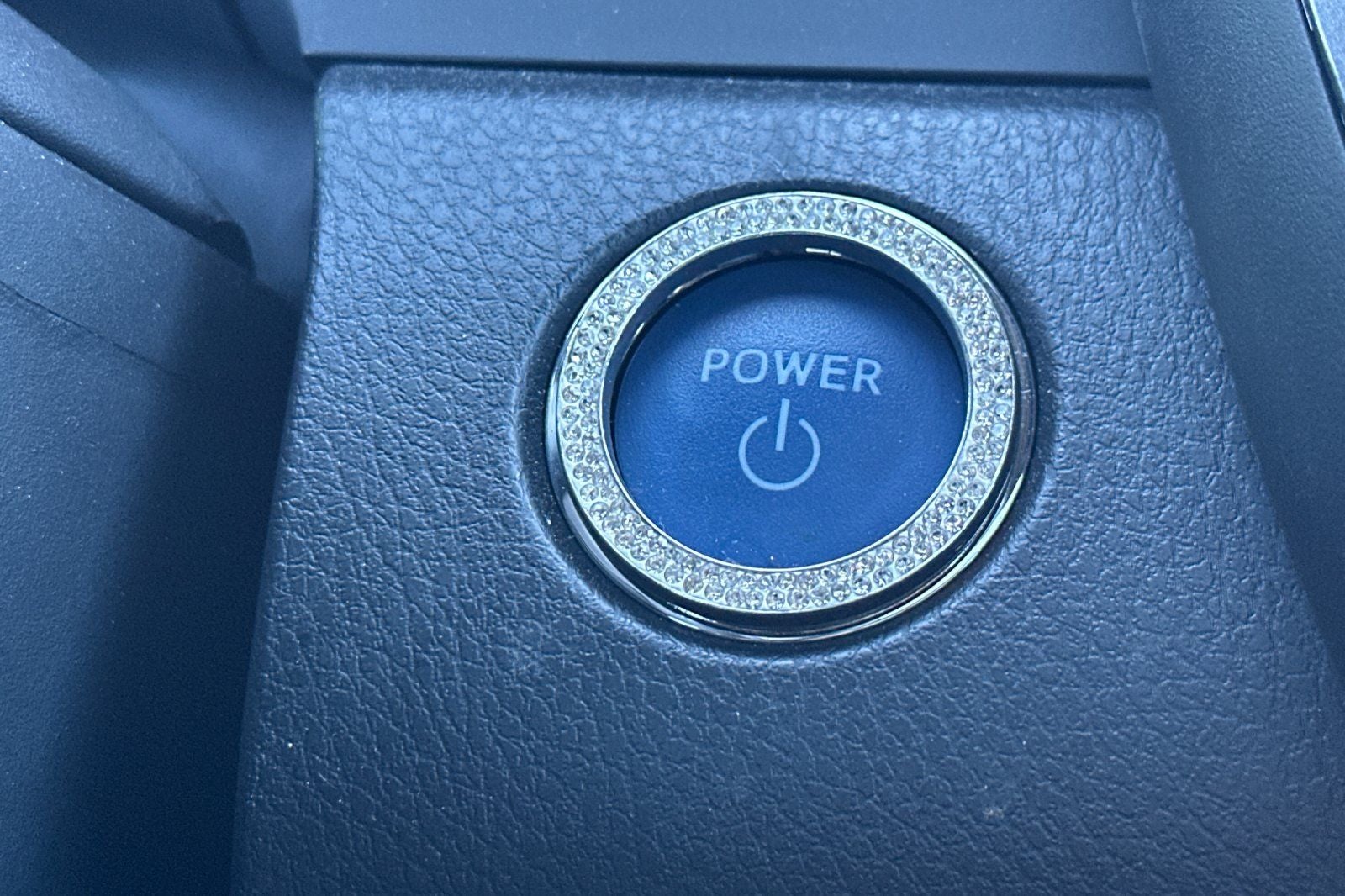 2023 Toyota Camry Hybrid SE