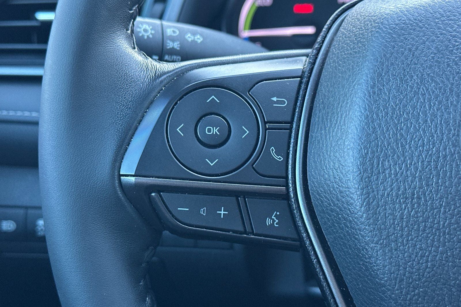 2023 Toyota Camry Hybrid SE