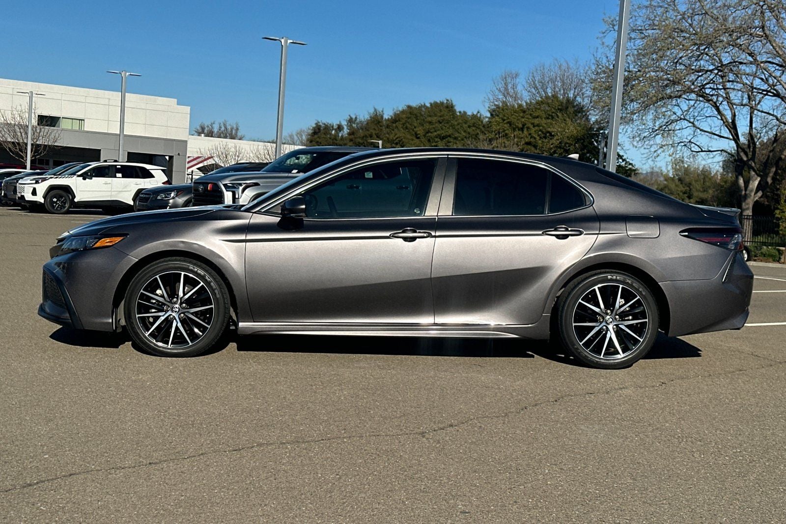 2023 Toyota Camry Hybrid SE