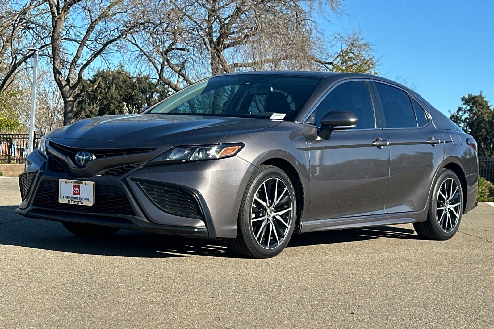 2023 Toyota Camry Hybrid SE