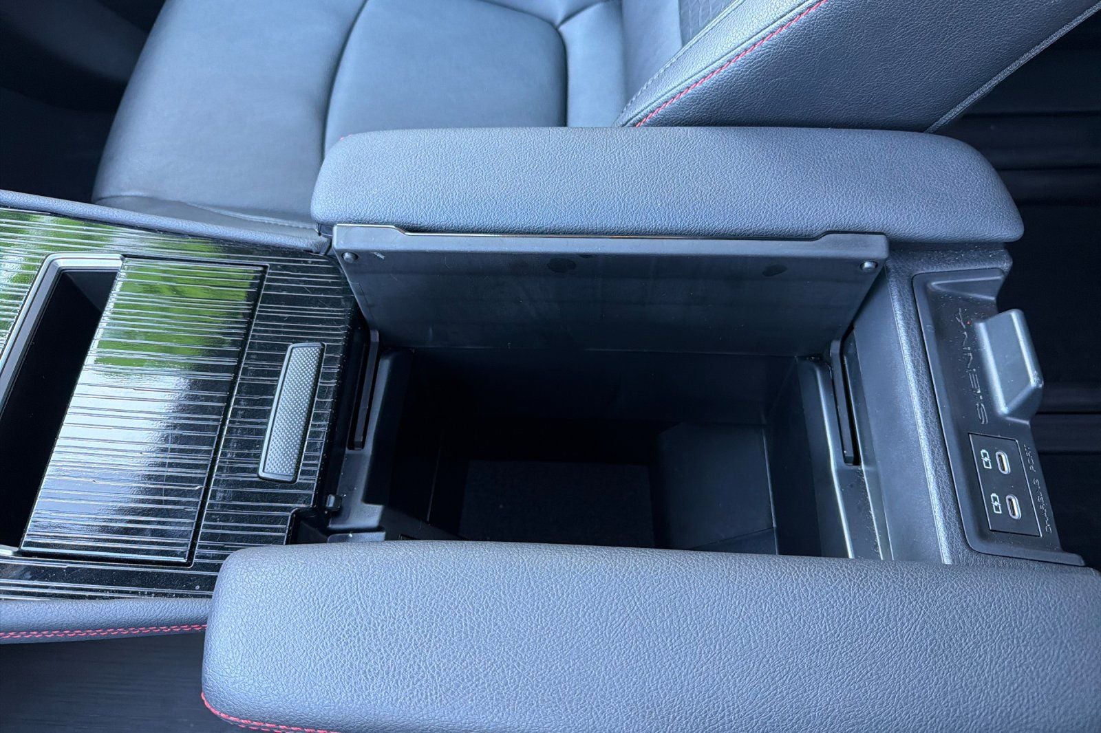 2025 Toyota Sienna XSE 7 Passenger