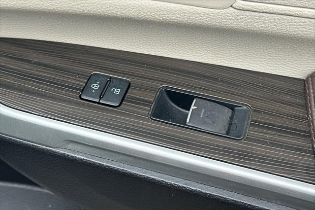 2023 Toyota Sienna Platinum 7 Passenger