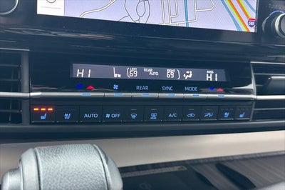 2023 Toyota Sienna Platinum 7 Passenger