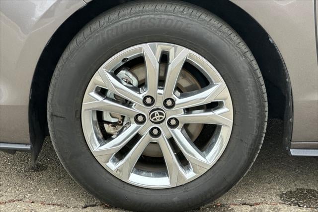 2023 Toyota Sienna Platinum 7 Passenger