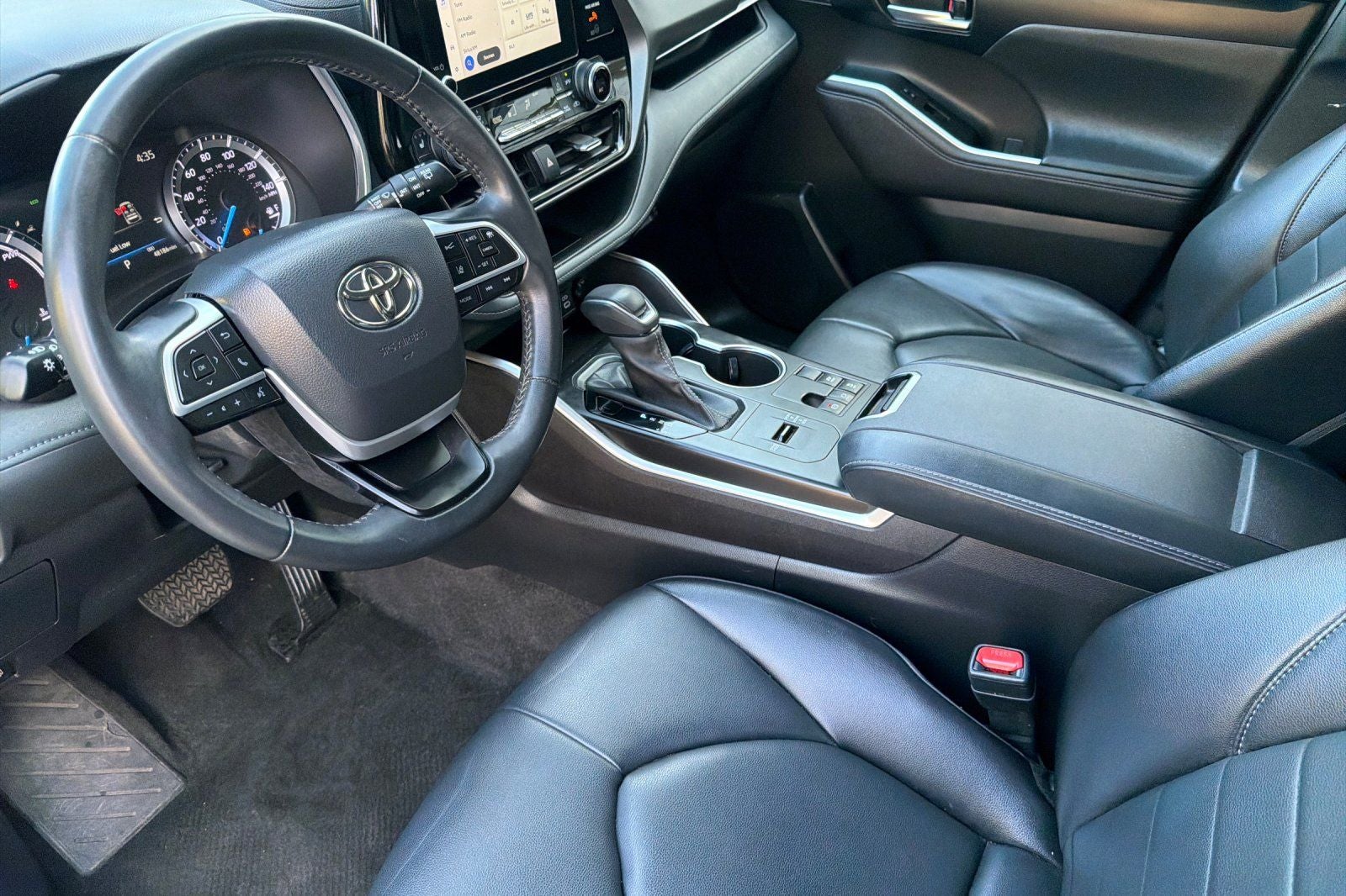 2023 Toyota Highlander Hybrid XLE