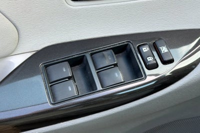 2014 Toyota Sienna LE 8 Passenger
