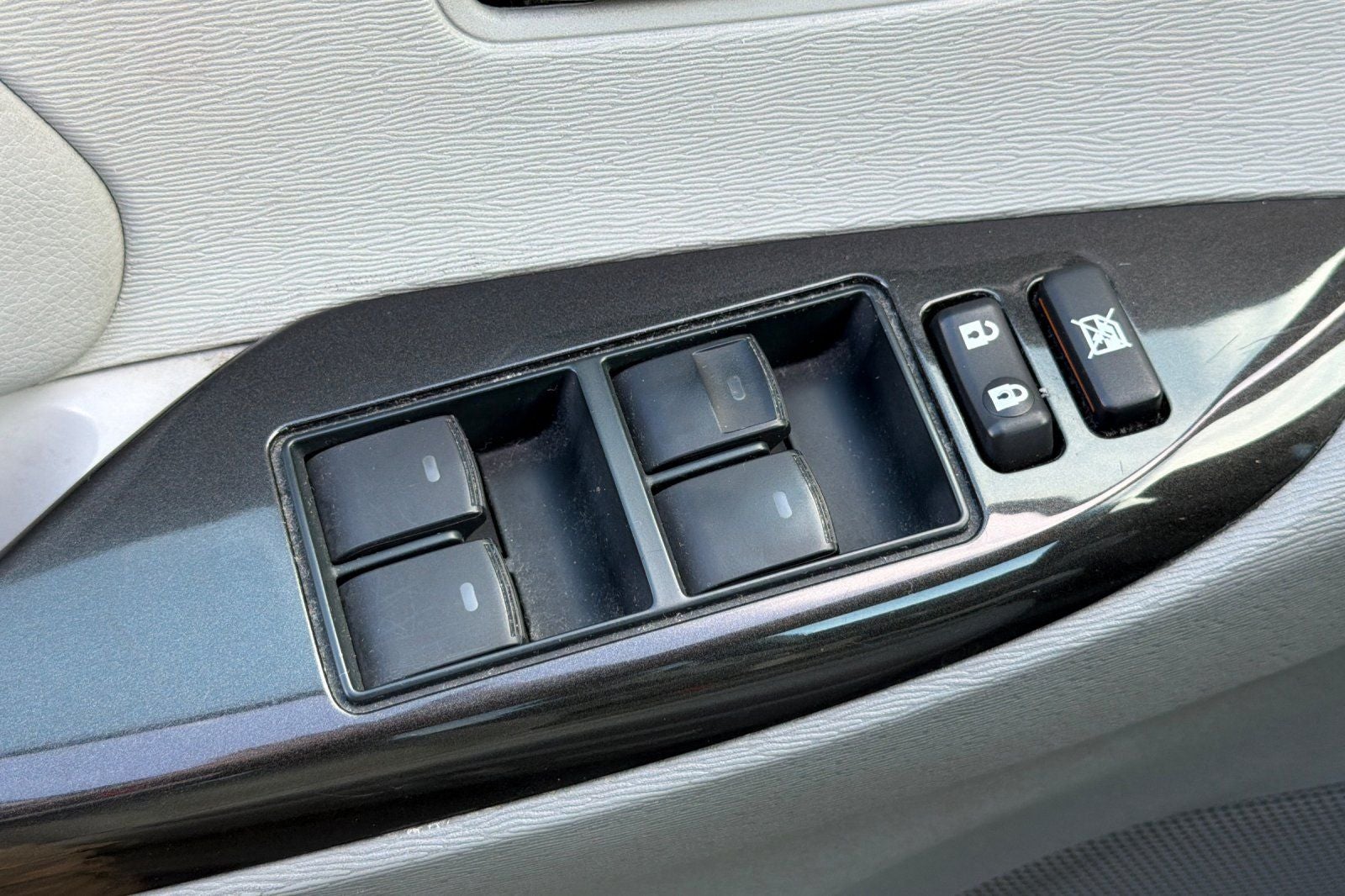 2014 Toyota Sienna LE 8 Passenger