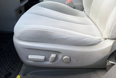 2014 Toyota Sienna LE 8 Passenger