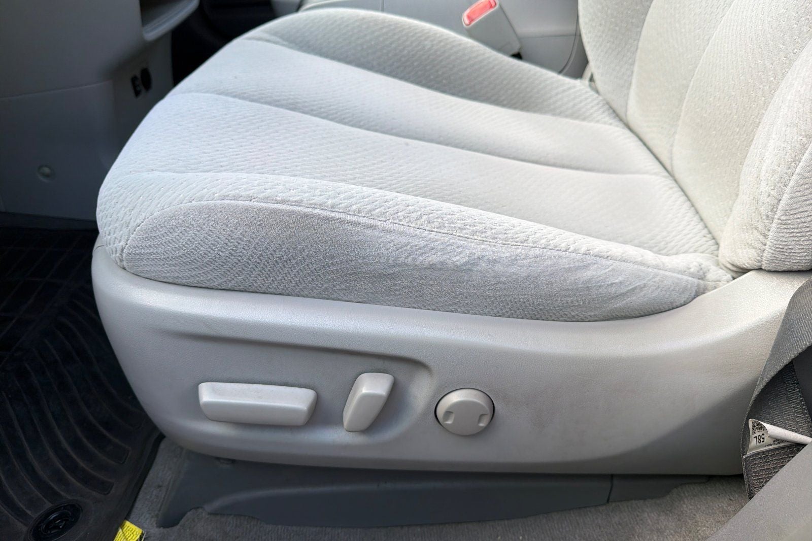 2014 Toyota Sienna LE 8 Passenger
