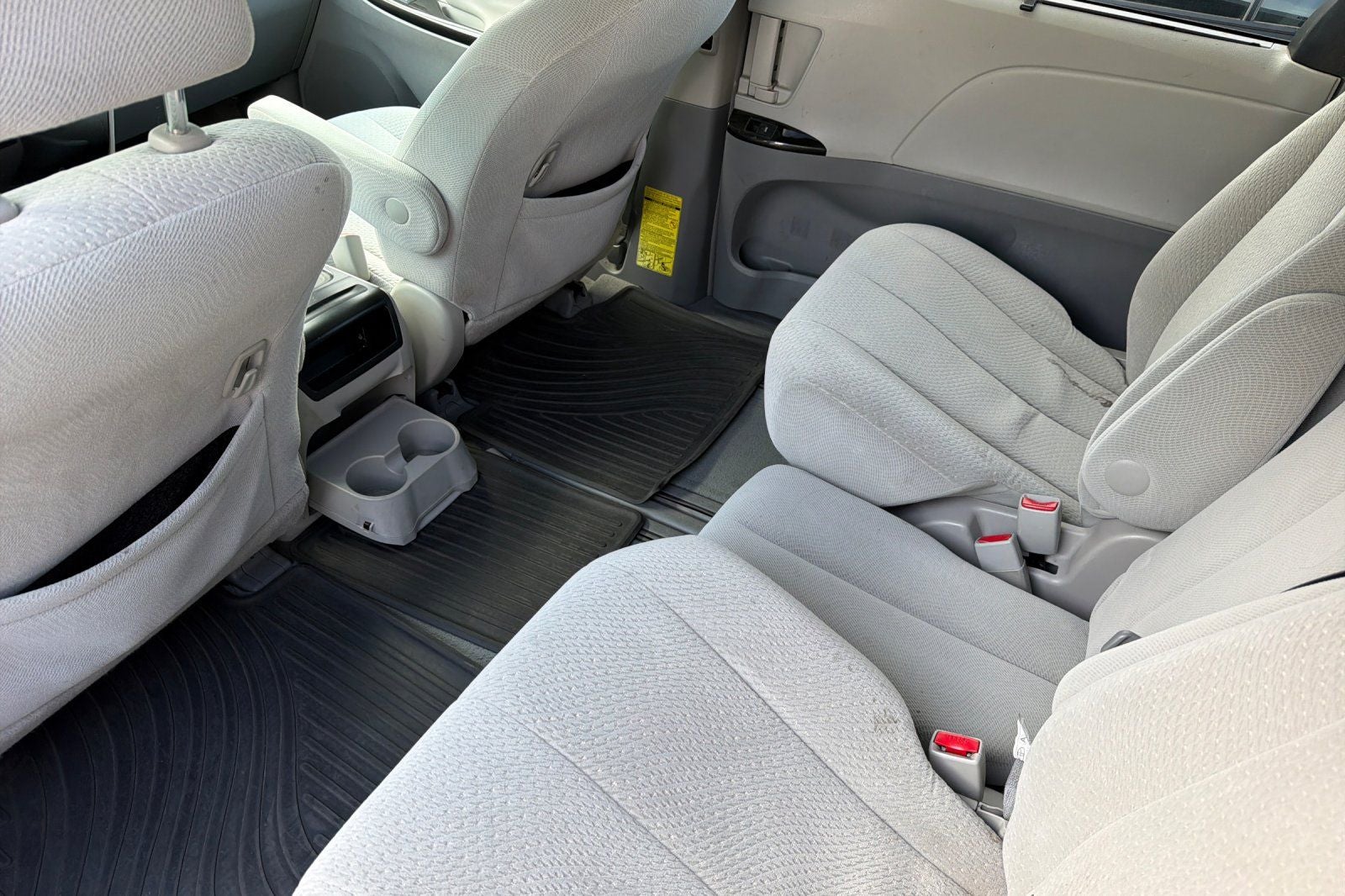 2014 Toyota Sienna LE 8 Passenger