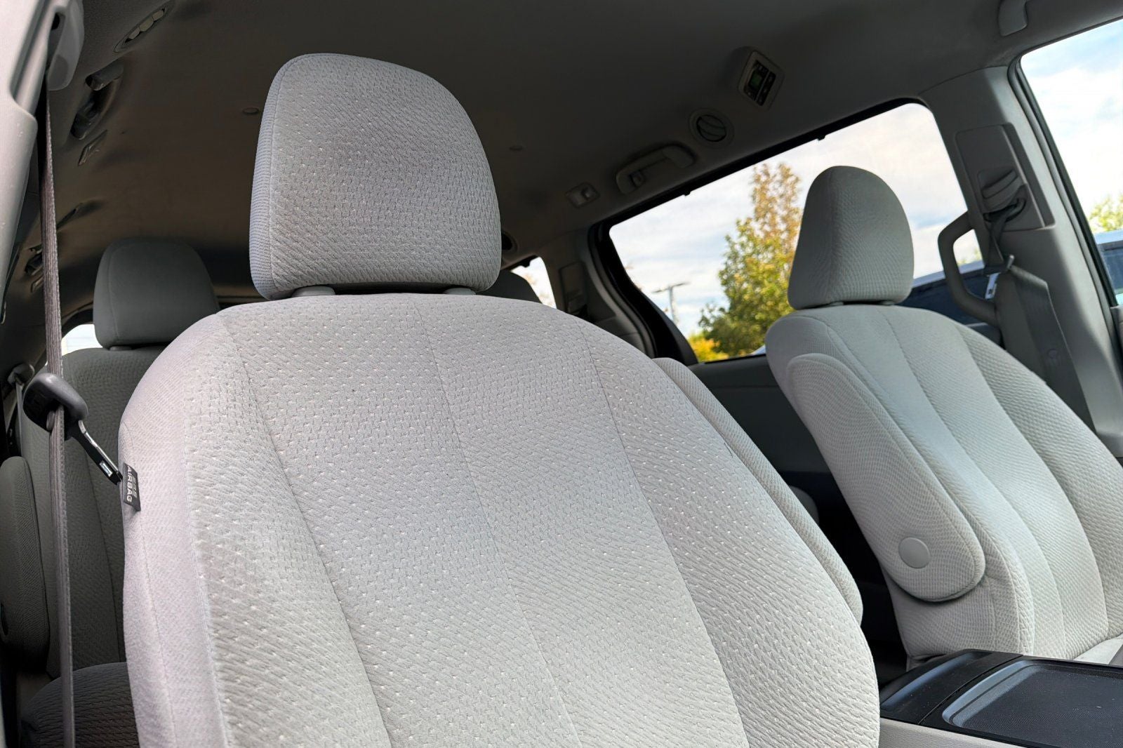 2014 Toyota Sienna LE 8 Passenger