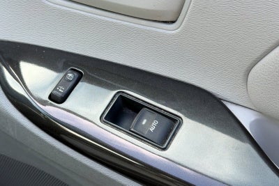 2014 Toyota Sienna LE 8 Passenger