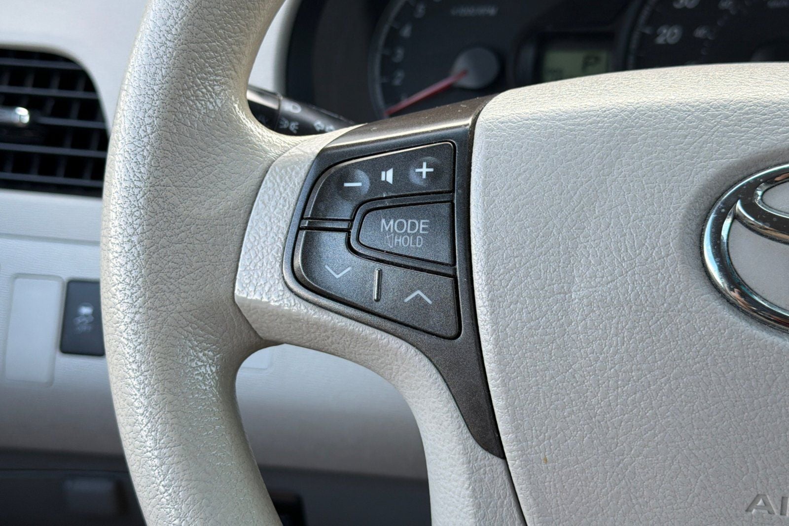 2014 Toyota Sienna LE 8 Passenger