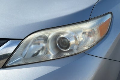2014 Toyota Sienna LE 8 Passenger