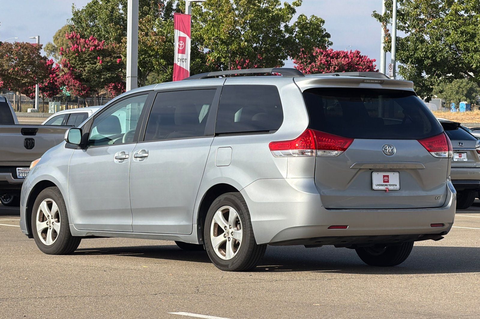 2014 Toyota Sienna LE 8 Passenger