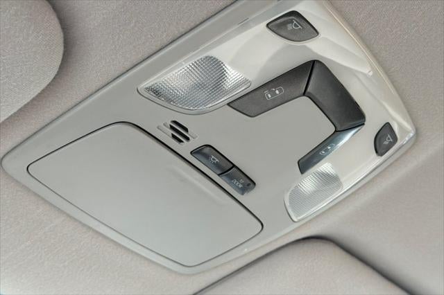 2014 Toyota Sienna LE 8 Passenger