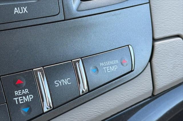 2014 Toyota Sienna LE 8 Passenger