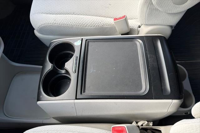 2014 Toyota Sienna LE 8 Passenger