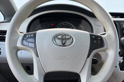 2014 Toyota Sienna LE 8 Passenger