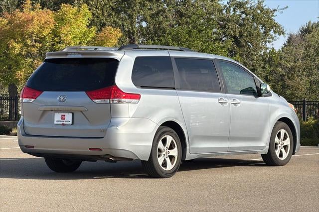 2014 Toyota Sienna LE 8 Passenger