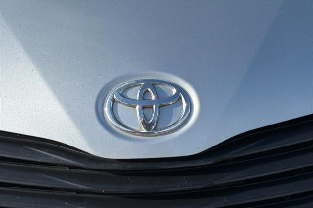 2014 Toyota Sienna LE 8 Passenger