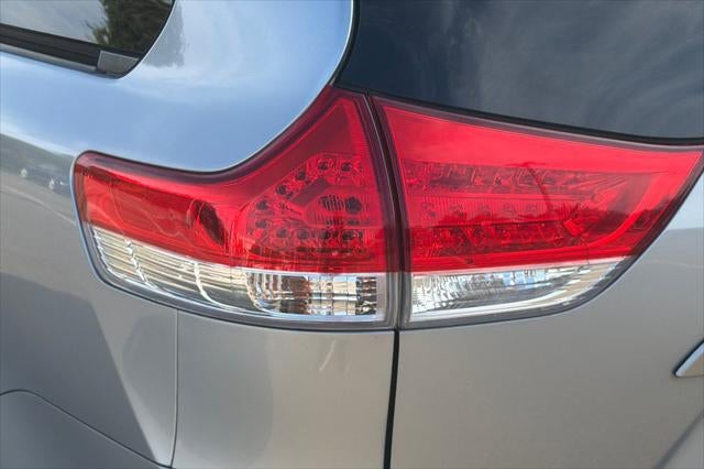 2014 Toyota Sienna LE 8 Passenger