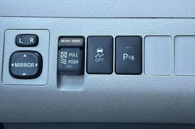 2013 Toyota Sienna XLE 8 Passenger