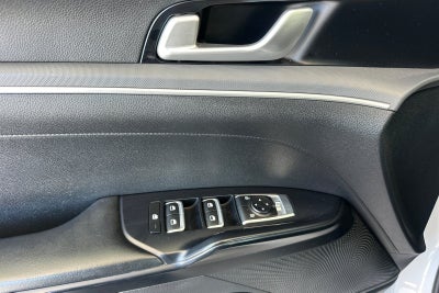 2022 Kia K5 LXS