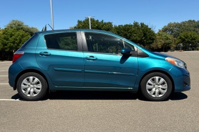 2012 Toyota Yaris LE