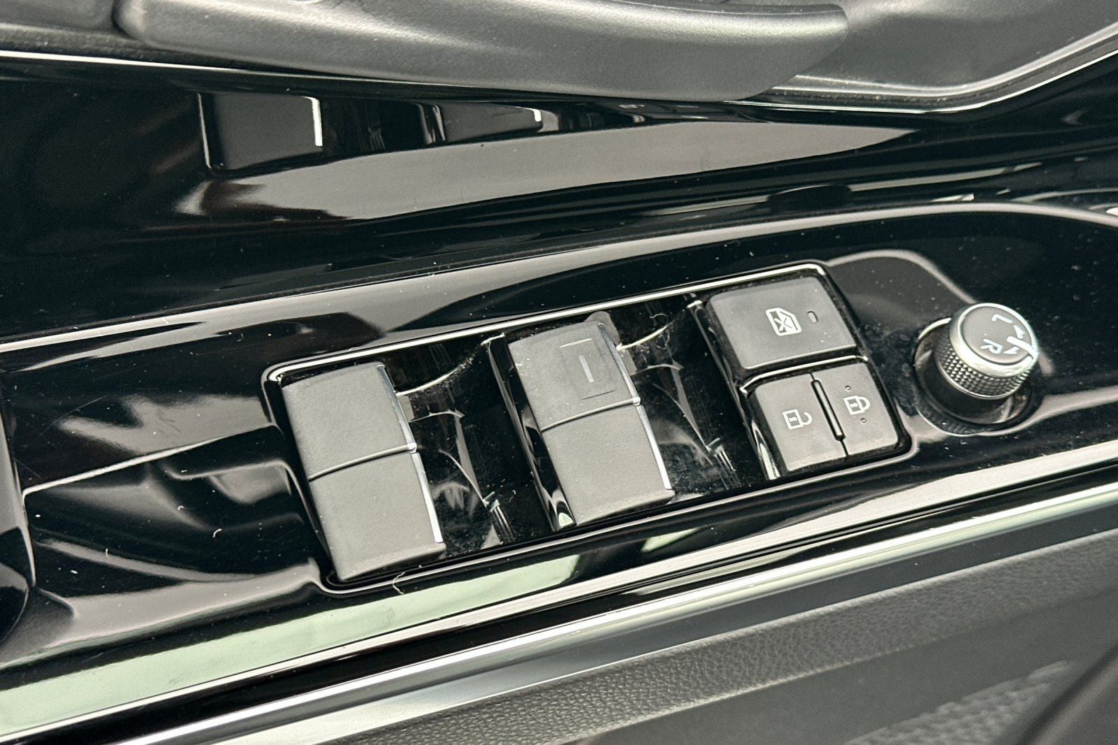 2023 Toyota bZ4X Limited