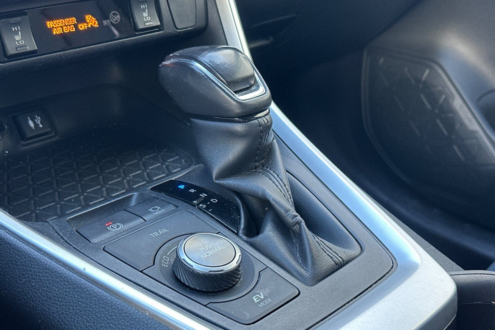 2019 Toyota RAV4 Hybrid XSE