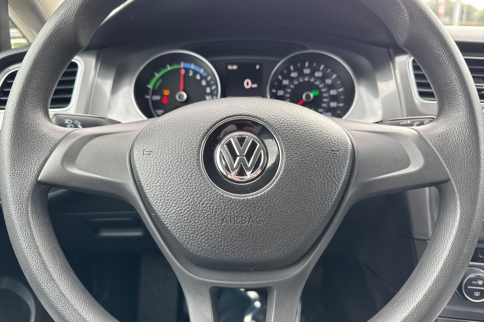 2016 Volkswagen e-Golf SE
