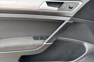 2016 Volkswagen e-Golf SE