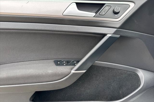 2016 Volkswagen e-Golf SE