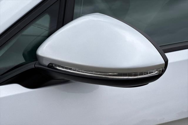 2016 Volkswagen e-Golf SE