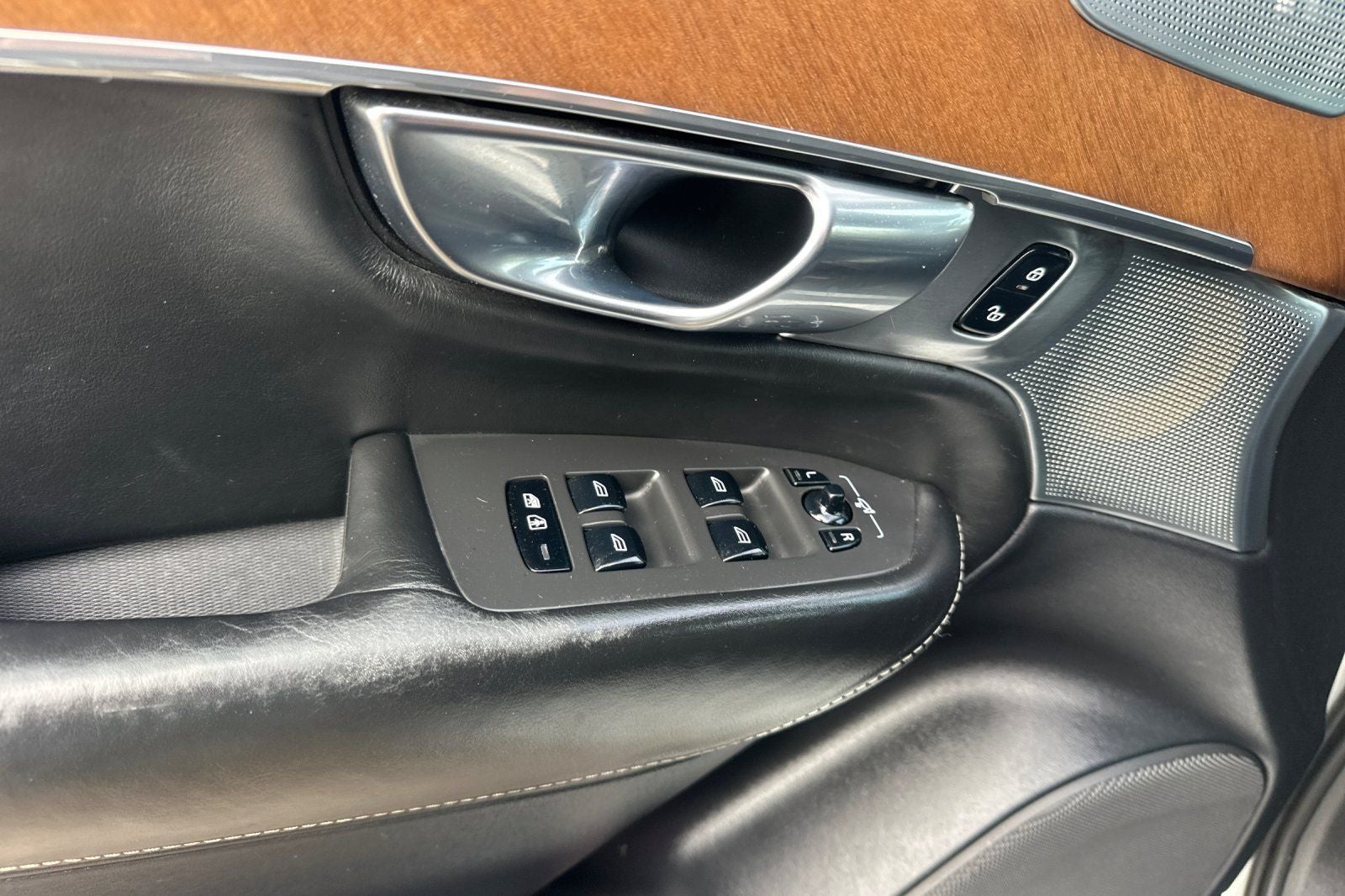 2018 Volvo XC90 T6 Inscription