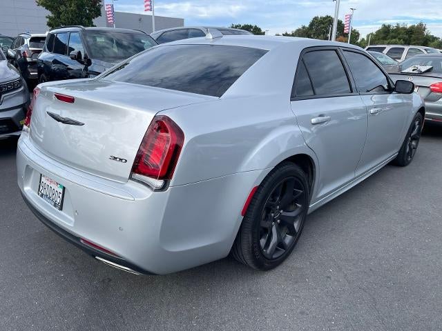 2022 Chrysler 300 Touring L