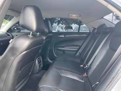 2022 Chrysler 300 Touring L