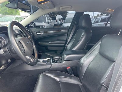 2022 Chrysler 300 Touring L