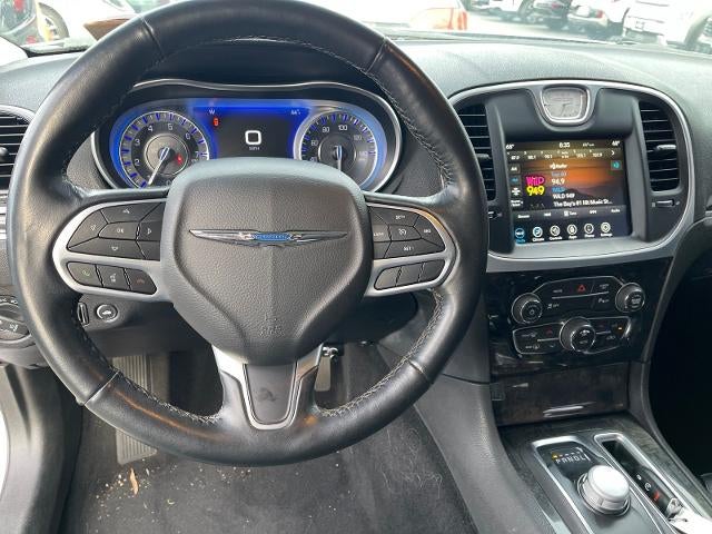 2022 Chrysler 300 Touring L