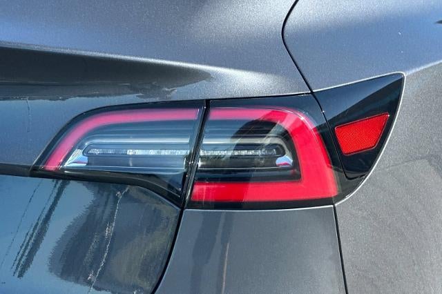 2021 Tesla Model 3 Standard Range Plus Rear-Wheel Drive