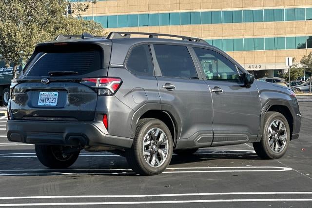 2025 Subaru Forester Base