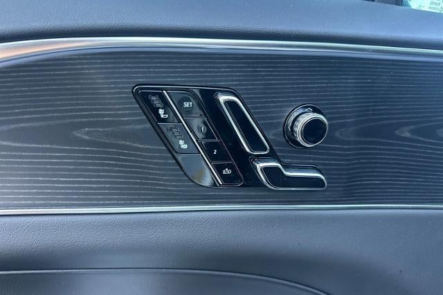 2025 Cadillac LYRIQ Luxury 1