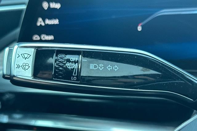 2025 Cadillac LYRIQ Luxury 1