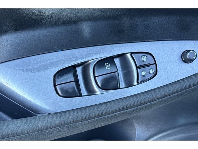 2025 Nissan Leaf S