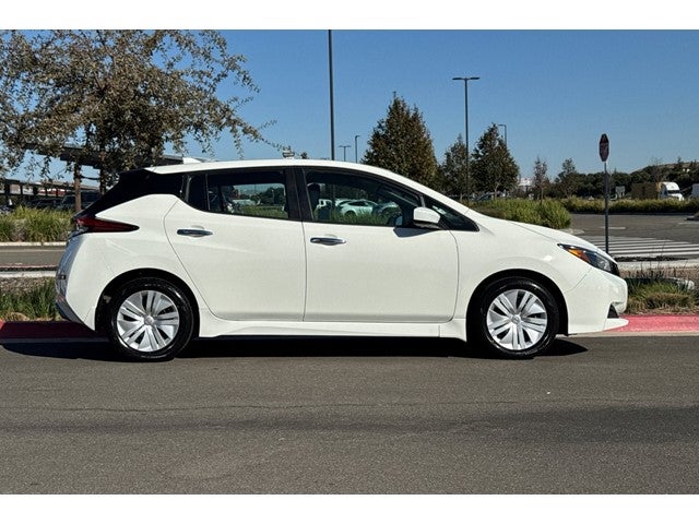 2025 Nissan Leaf S